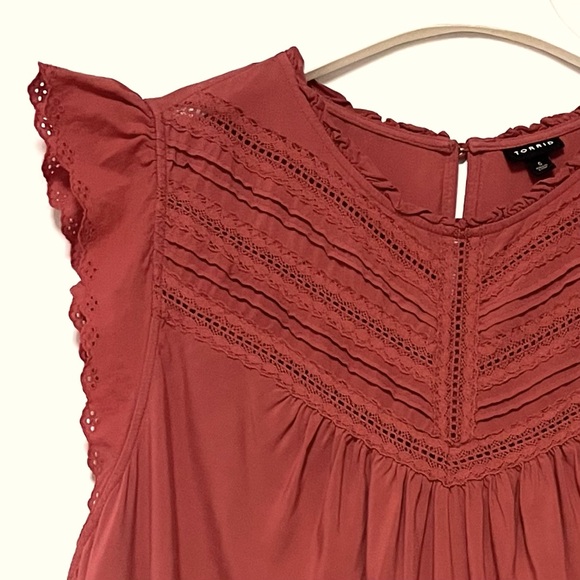 Torrid Eyelet Pintuck Detail Top Plus SZ 5X Burnt Orange Feminine Boho Festival - Picture 7 of 16